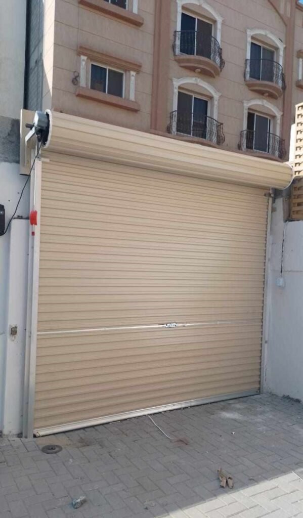 صاج ابواب الكراج الرول البيج